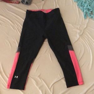 black with pink/gray-cropped leggings